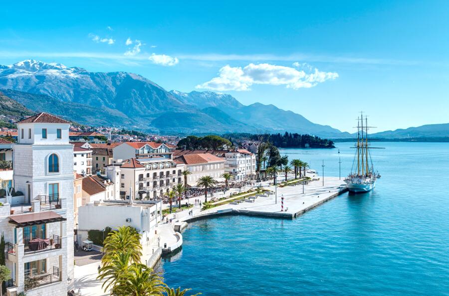 DPS Tivat: Sklepana koalicija u Tivtu radi sve suprotno od onog što je obećavala, zapošljavaju rodbinu i partijske poslušnike