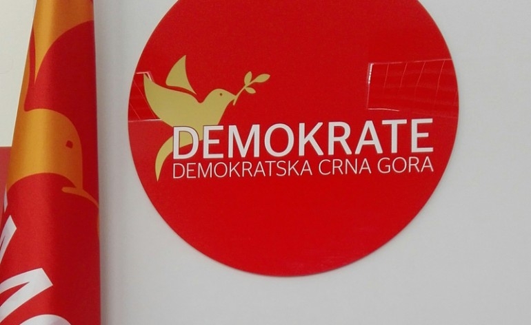 Demokrate: Nema većeg licemjerstva od DPS-a kad pričaju o srpskom svetu, a bojkotuju Skupštinu sa Mandićem