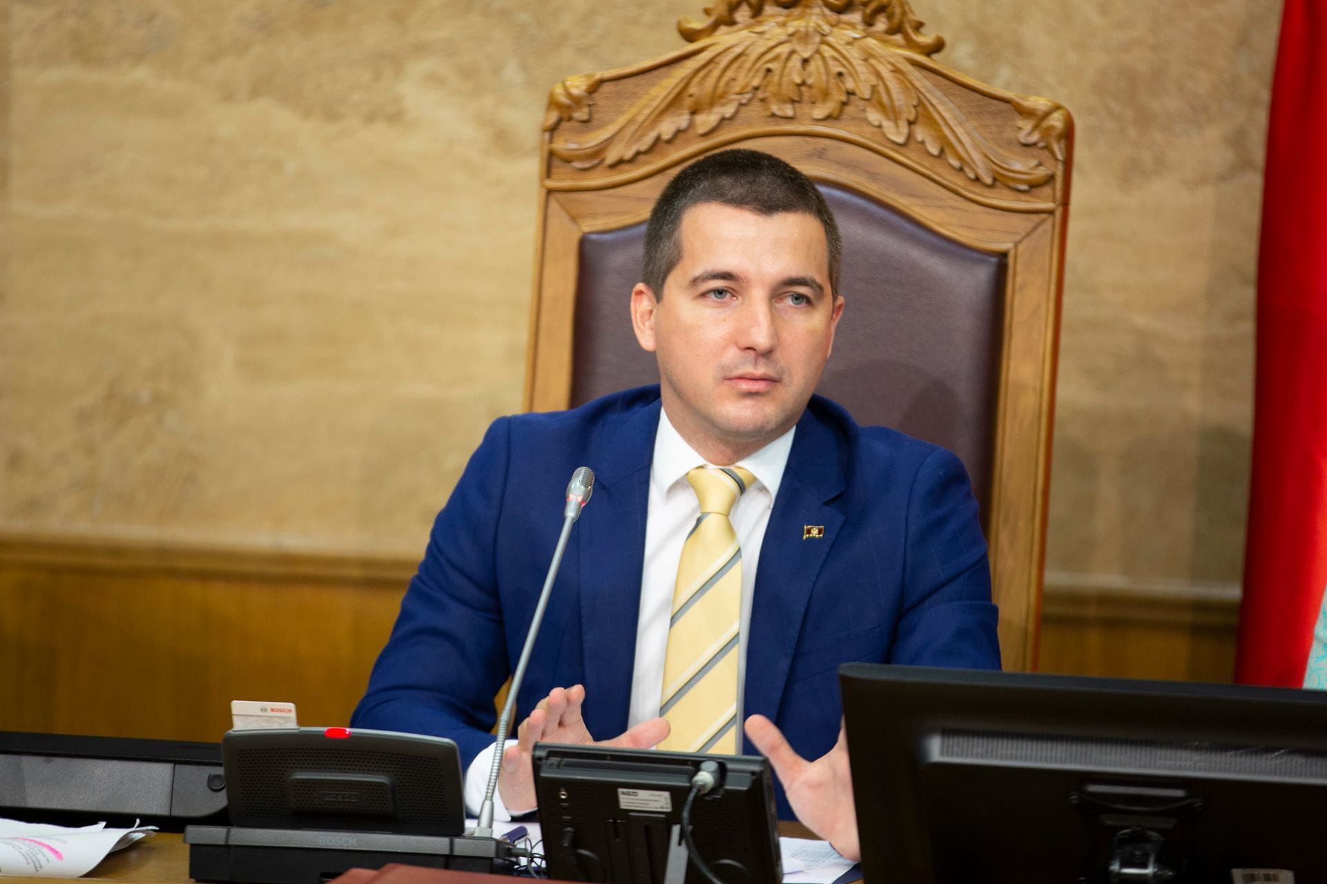 Bečić čestitao Međunarodni dan demokratije: Prioritet jačanje vladavine prava