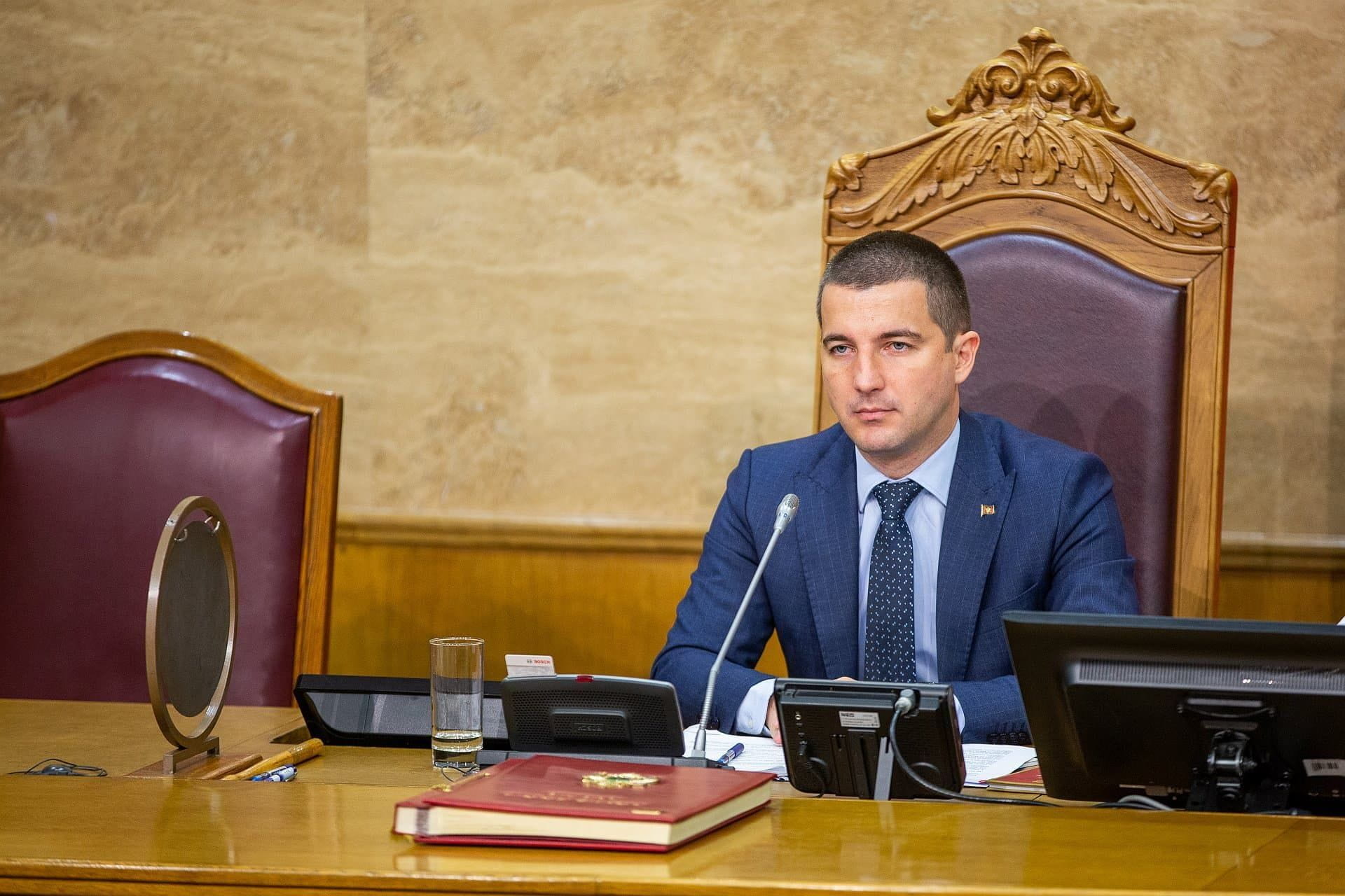 Bečić: Ko je Belivuka i njegovu monstruoznu grupu skinuo sa liste lica kojima je zabranjen ulazak u Crnu Goru?