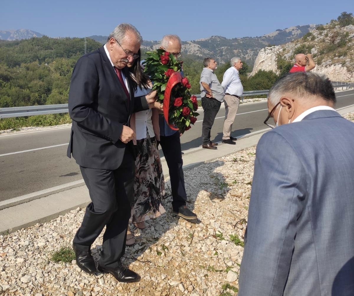 Delegacija Prijestonice i UBNORA položila vijenac na spomen ploču na Duboviku