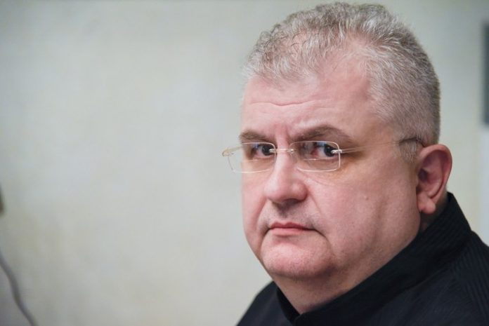 Čanak: &#8220;Srpski svet&#8221; samo &#8220;Velika Srbija&#8221; sa lažnom ličnom kartom, crnogorske patriote na Cetinju spriječile građanski rat