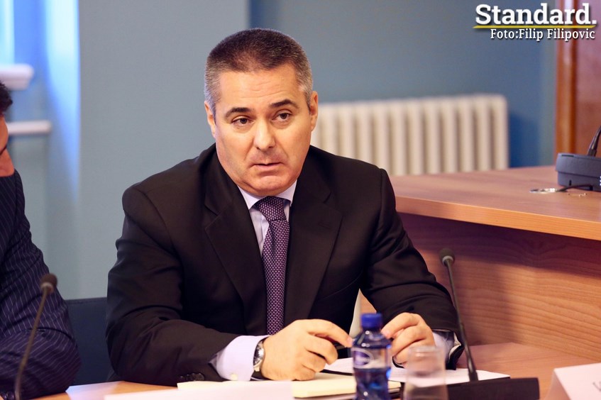 Prijetnjama Veljoviću pridružio se i guslar, heroj litija