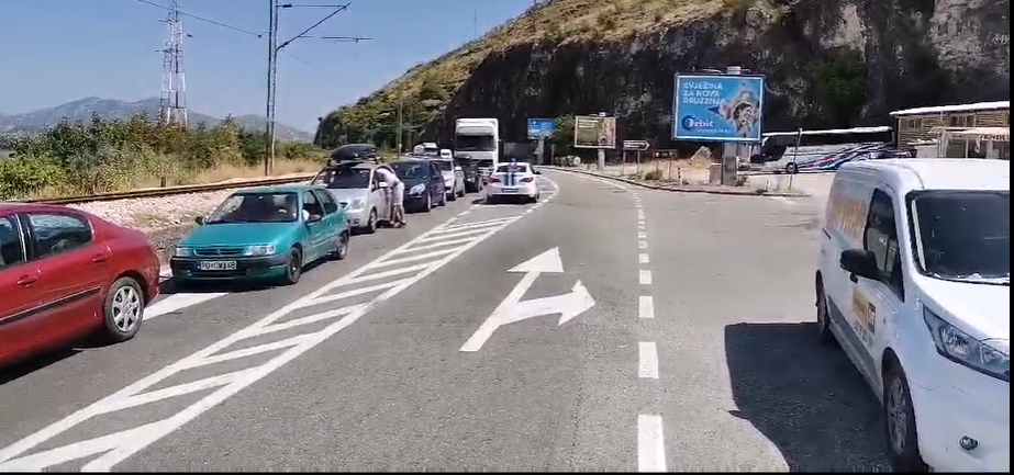 Saobraćaj u prekidu: Udes kod Virpazara, ima povrijeđenih