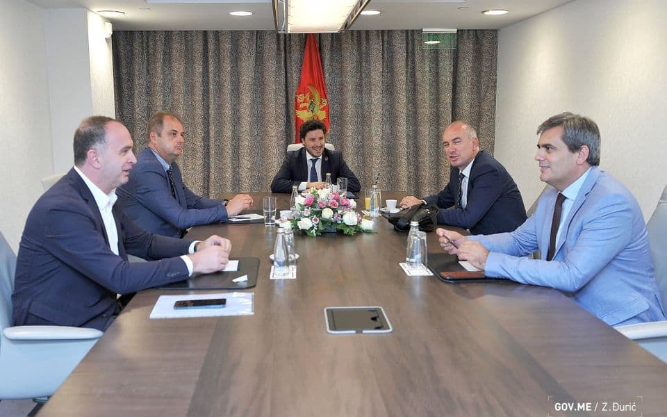 Abazović sa predstavnicima manjinskih partija razgovarao o aktuelnoj političkoj situaciji