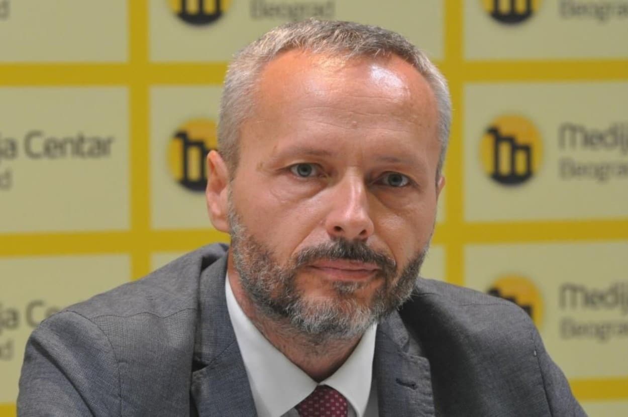 Olenik: Pozivam patrijarha Porfirija da “poništi” odluku o dodjeli ordena Kačavendi