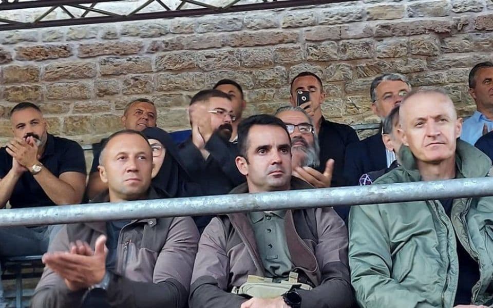 Policajci koji su čuvali Joanikija tokom ustoličenja na dočeku patrijarha Porfirija