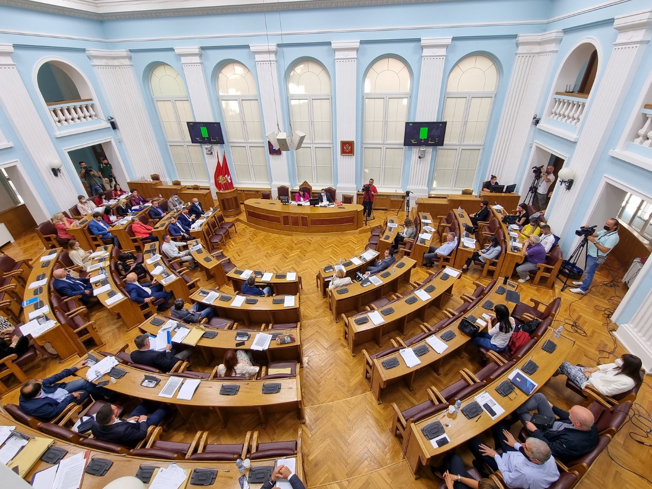 Podrška vraćanju Cetinjskog manastira CPC-u, Vlada da povuče donijete akte