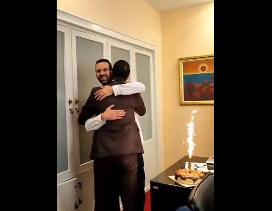 (VIDEO) Milatović priredio iznenađenje i čestitao Spajiću rođendan