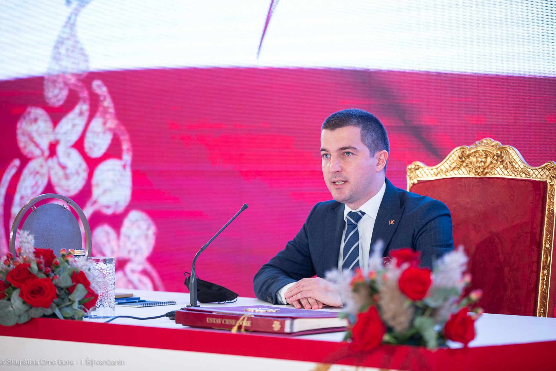 Bečić: Neprolazna je samo naša ljubav prema Crnoj Gori