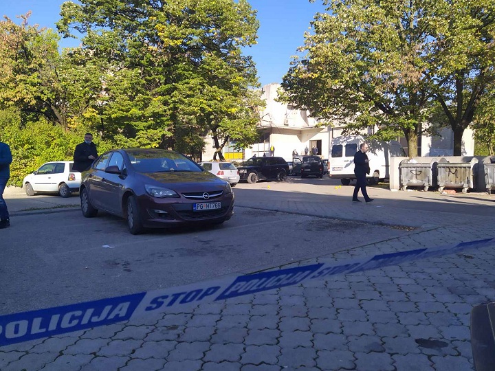 FILMSKE SCENE U NIKŠIĆU: Sa automatskim puškama opljačkali vozilo sa novcem, ranjen radnik obezbjeđenja