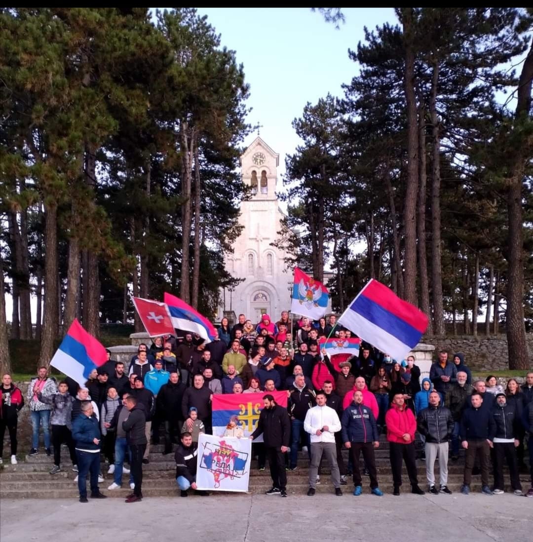 U Nikšiću skup podrške srpskom narodu sa Kosova: Lovćen kite Petrovići, a Kosovo Obilići (VIDEO)
