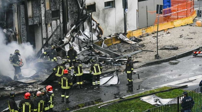 Mali avion srušio se na zgradu kod Milana, poginulo osam osoba