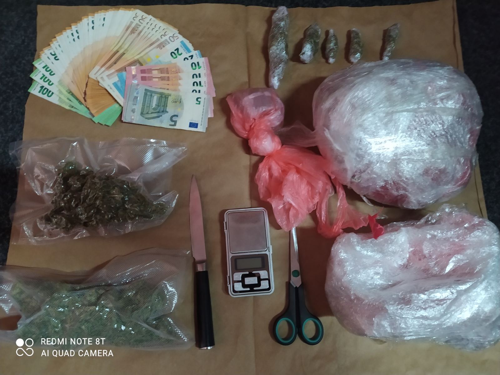 Uhapšen Nikšićanin, pronađeno preko 800 grama marihuane
