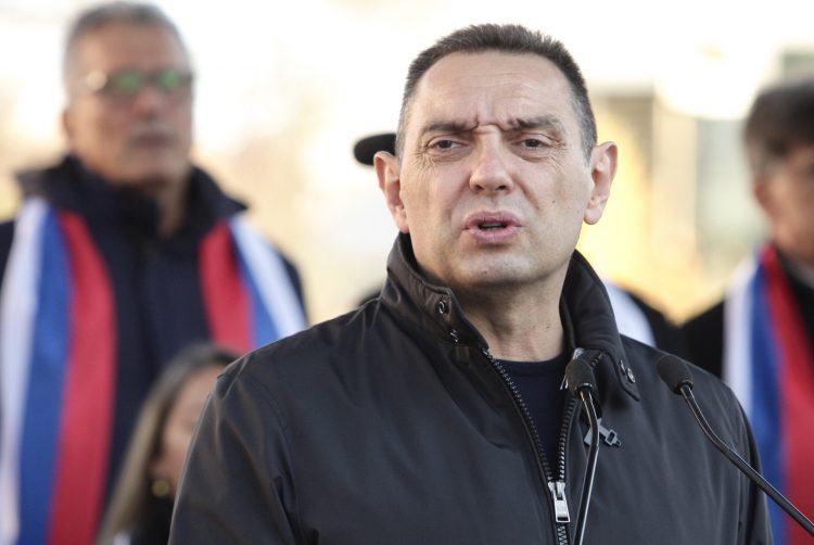 Vulin: Protesti na putevima – pokušaj izazivanja sukoba i nereda