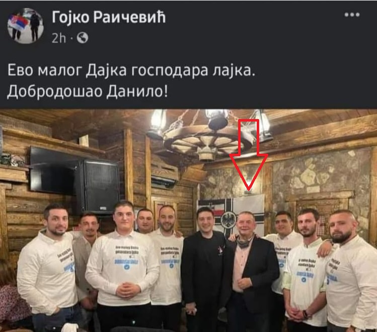 Vladislav Dajković slavi rođenje sina sa zastavom neonacista