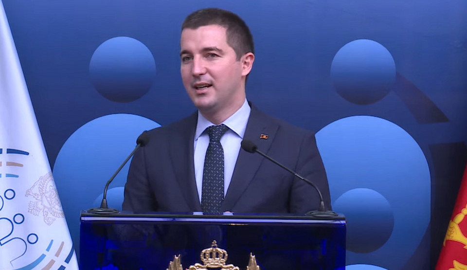 Milović pratio Bečića, nadležni ćutali