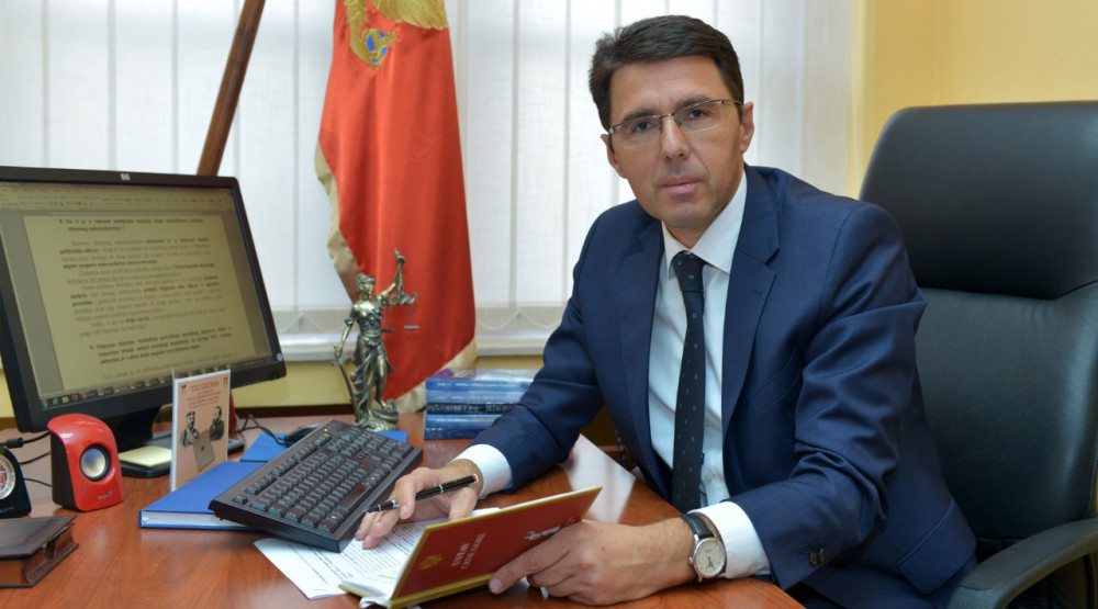 RADULOVIĆ ZA STANDARD: Partijske kombinatorike oko formiranja vlasti u Podgorici moraće sačekati odluku Ustavnog suda &#8211; cijeli proces može trajati do sredine decembra
