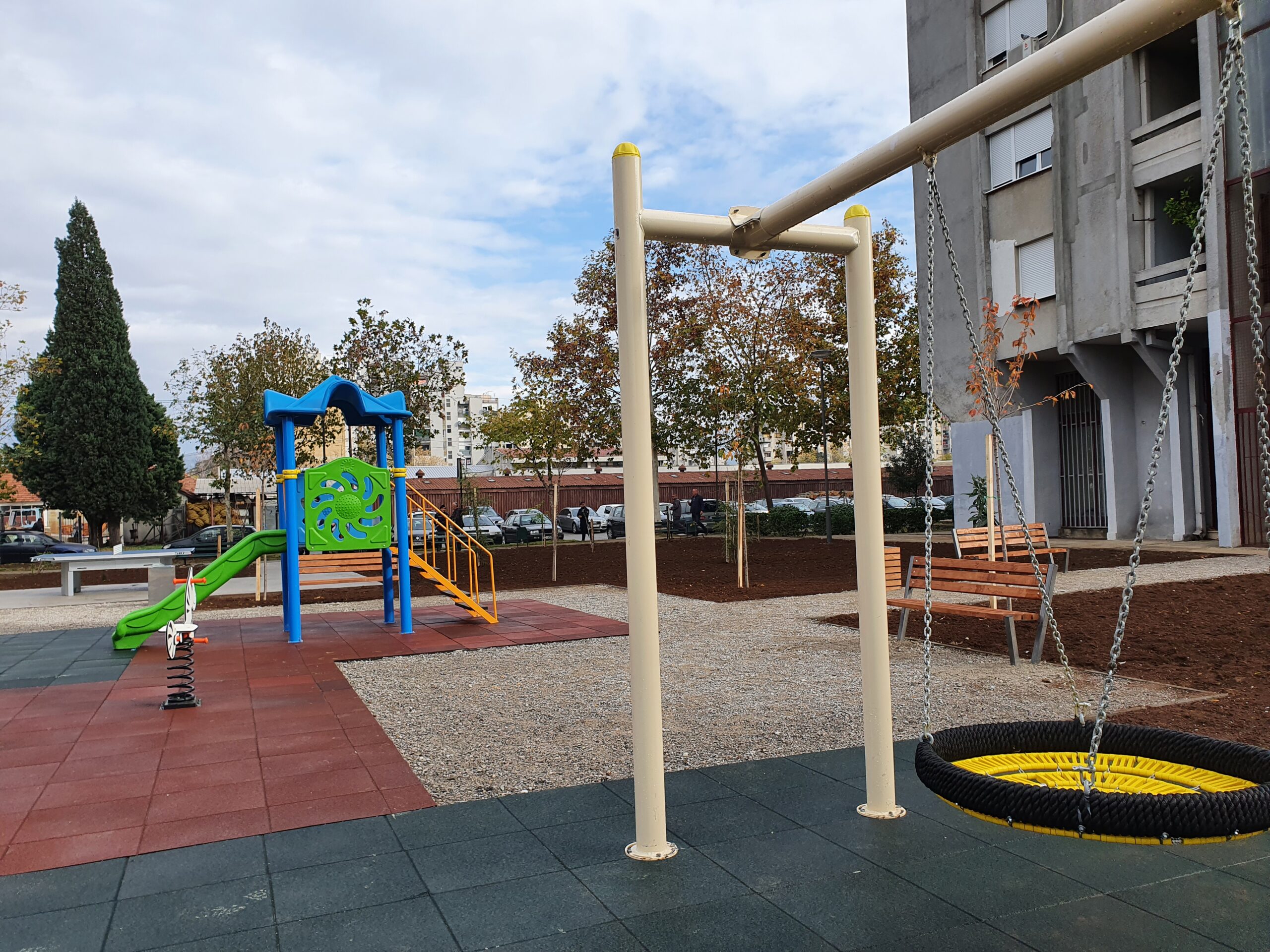 I najmlađi stanovnici Ulice 4. jula dobili prostor za igru i druženje