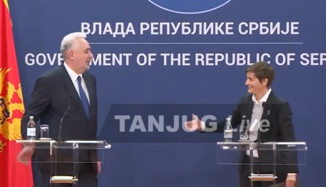 Novinarki N1 nijesu dali da postavi pitanje, pa je intervenisao Krivokapić