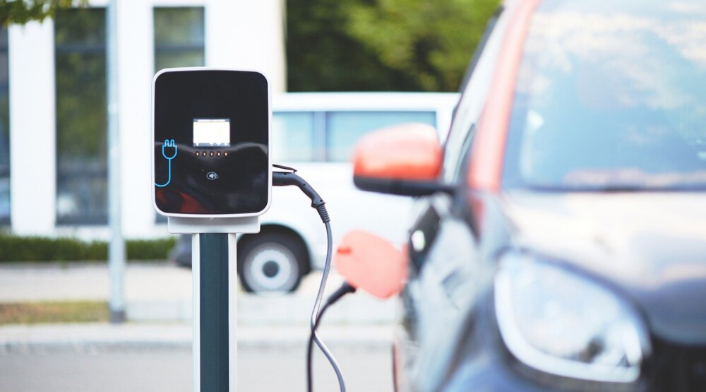 Subvencije Eko fonda za kupovinu 10 električnih i 20 hibridnih vozila