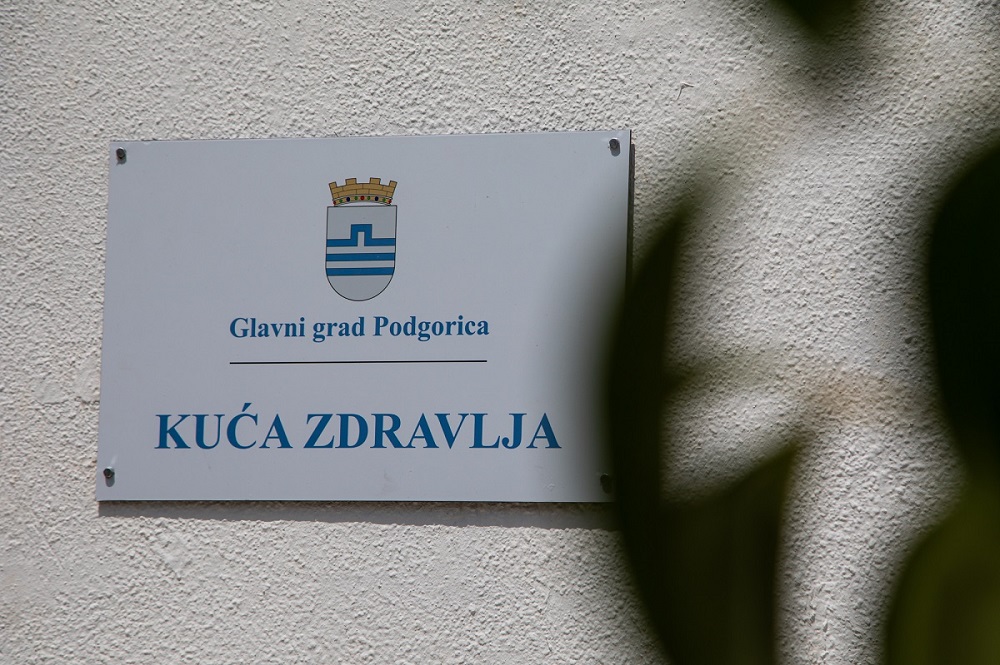 STANDARD donosi priču o &#8221;Kući zdravlja&#8221;: Pomoć tražilo preko 100 građana, sa stručnjacima razgovaraju o anksioznosti, zavisnosti, ljubavi&#8230;