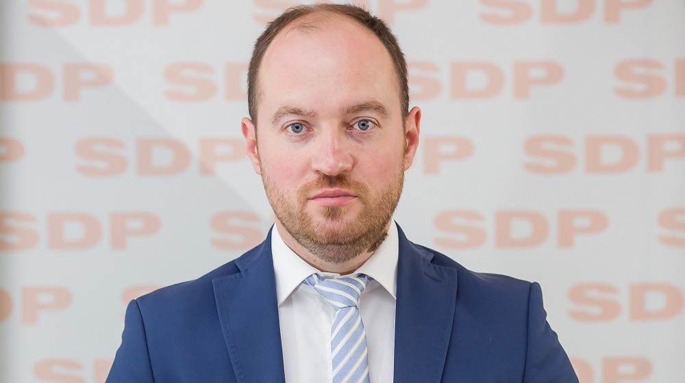 Stanić: Smije li Abazović poslati inspekciju da utvrdi je li spomen obilježje u manastiru Podlastva legalno postavljeno