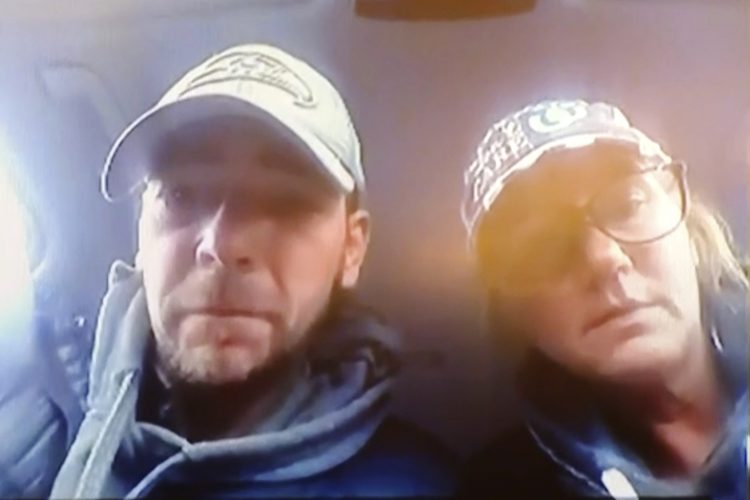 Optužnica pa potjera za roditeljima tinejdžera optuženog za ubistva u Mičigenu