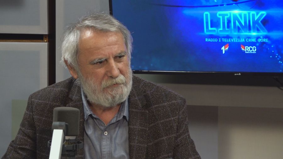 Mićović ponovo negira Crnogorce: &#8221;Neka čitaju Njegoša&#8221;