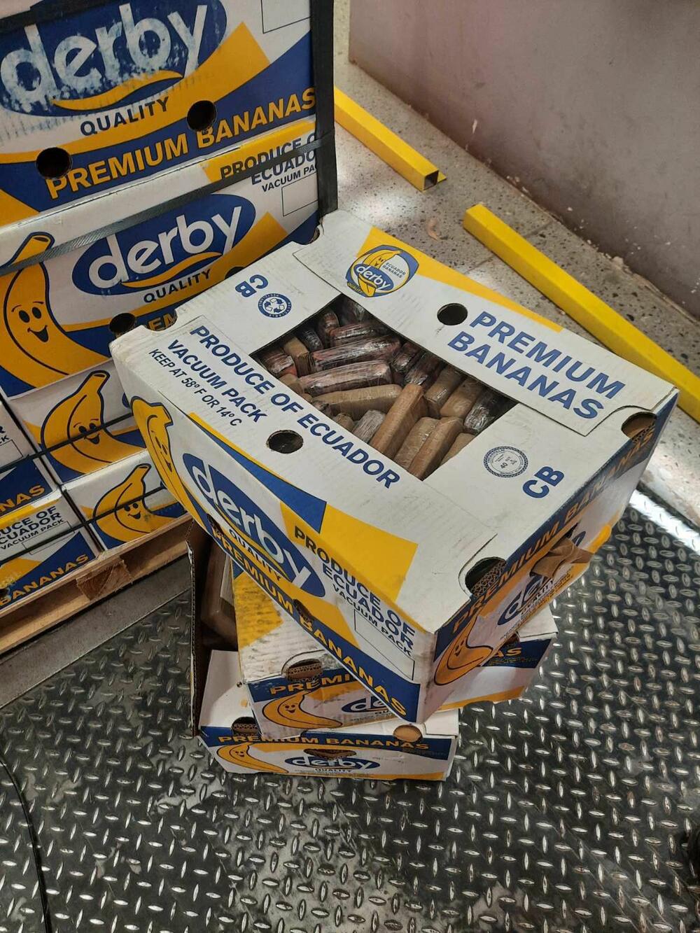 SDT i policija provjeravaju praškastu supstancu, nađenu tokom transporta banana do magacina Volija