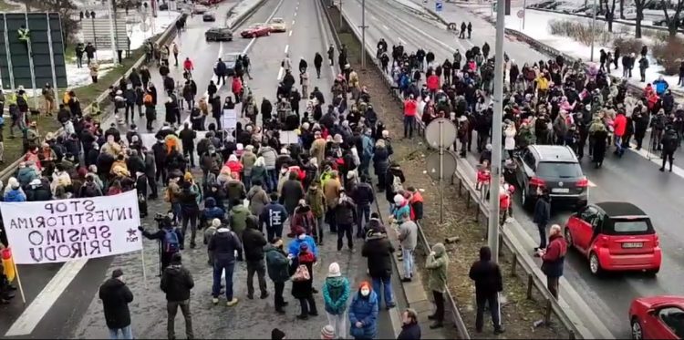 Novi protesti širom Srbije: Blokade na Gazeli, prvi put i na graničnom prelazu
