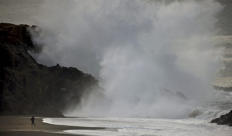 Peru: Dvije žrtve cunamija, zatvoreno 20 luka