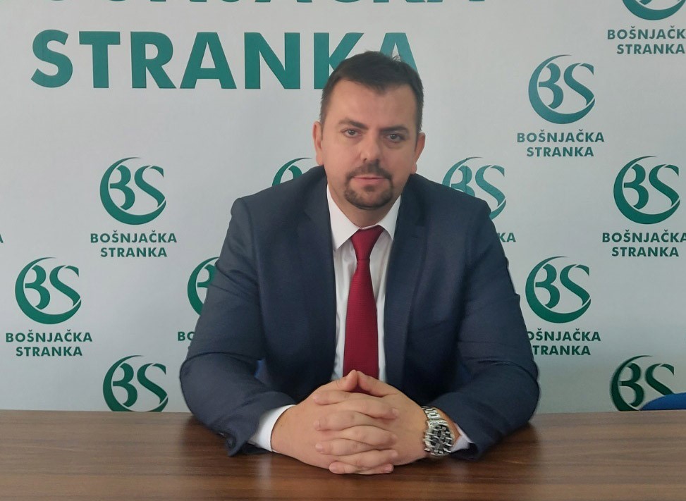 Ćorović: Premijerovi pokušaji da preduhitri i zaustavi pad Vlade djeluju infantilno