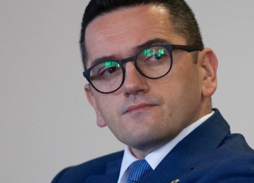 OREVUAR, EKSPERTI