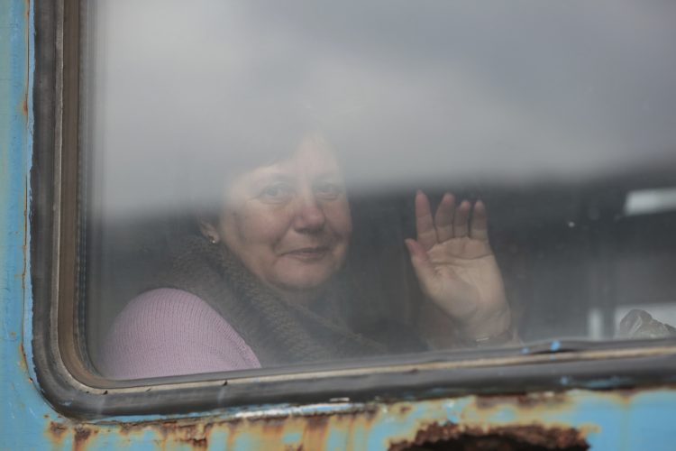 Rijeka izbjeglica bježi u Rusiju: Voz pun ljudi krenuo iz Donbasa ka Voronježu