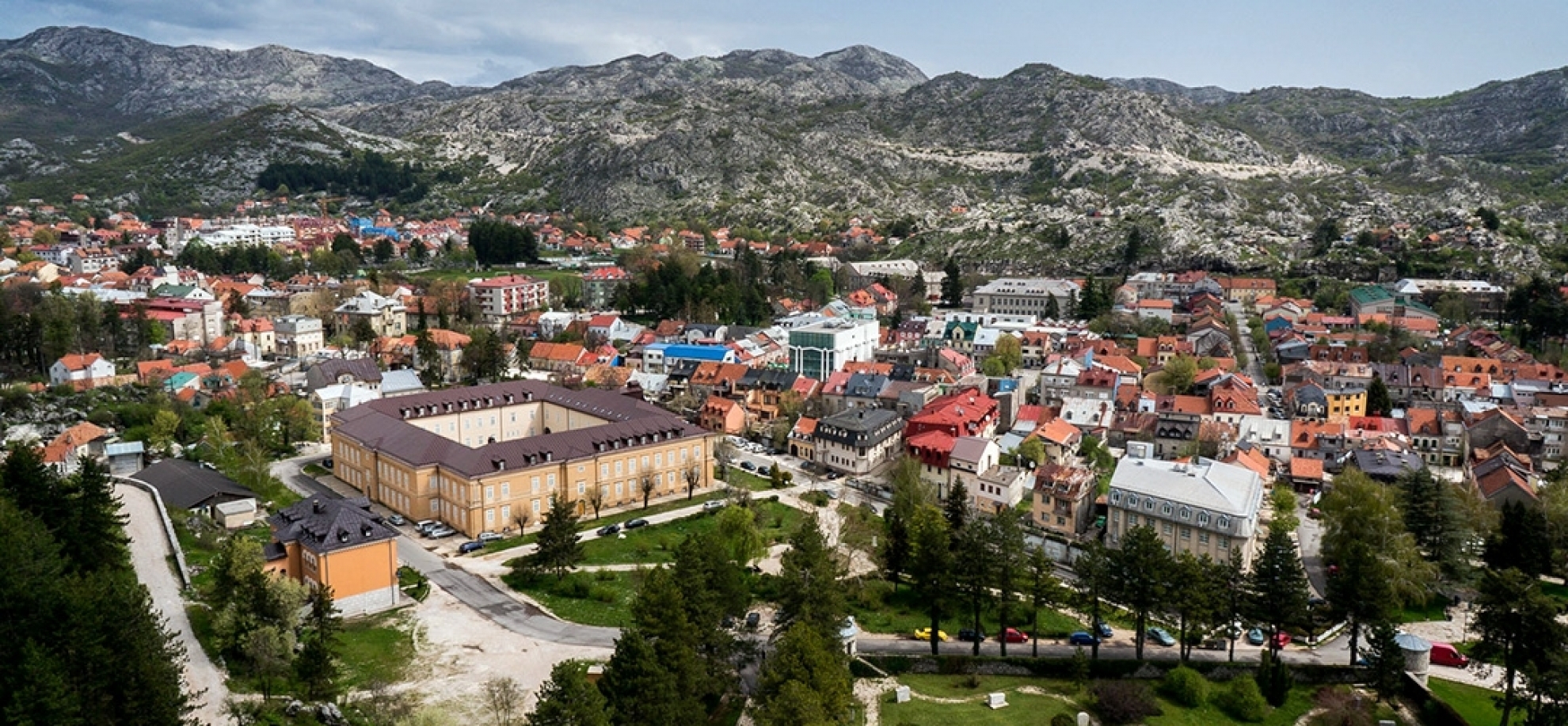Cetinje: U ponedjeljak nastavak konstitutivne sjednice, pregovori DPS-a i SDP-a još traju