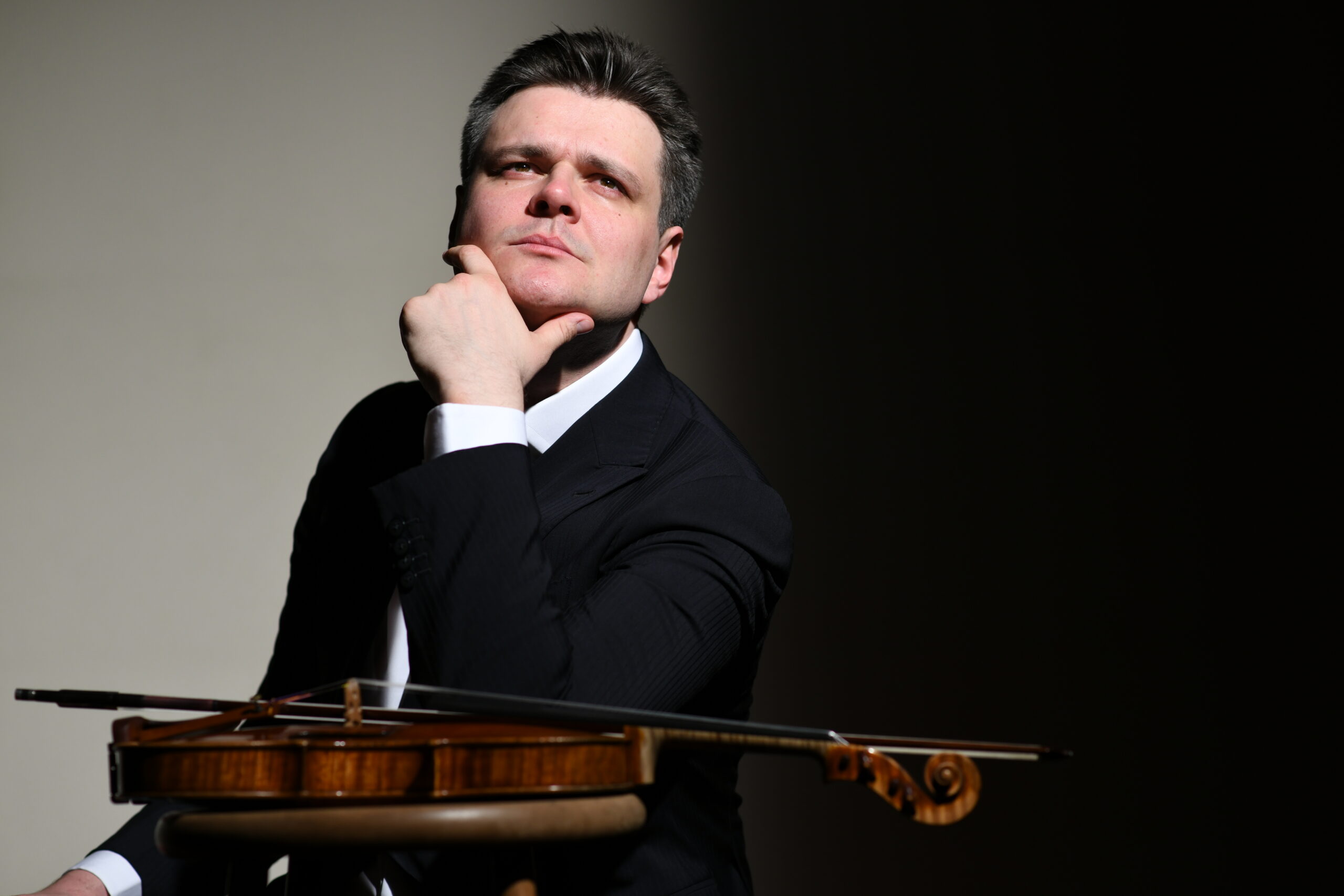 Čuveni violinista Roman Simović svira Čajkovskog u Muzičkom centru