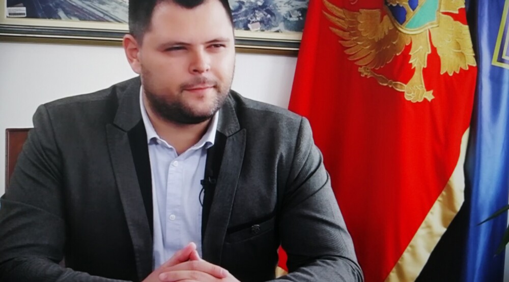 DPS: Ako u Nikšiću nema partijskog zapošljavanja i ako je otvoreno 3.000 novih radnih, onda je sjutra 1. april