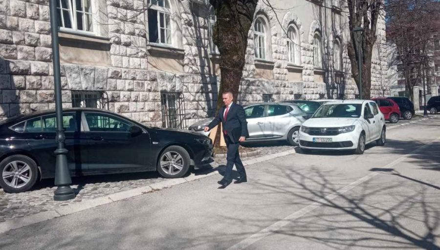 Veljović stigao na suđenje na Cetinju