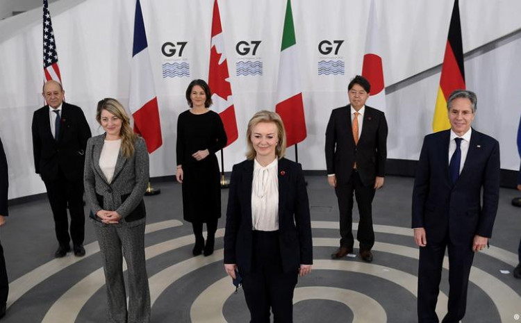 Britanija pozvala G7 zemlje da zabrane uvoz ruske nafte: “Putin mora propasti”