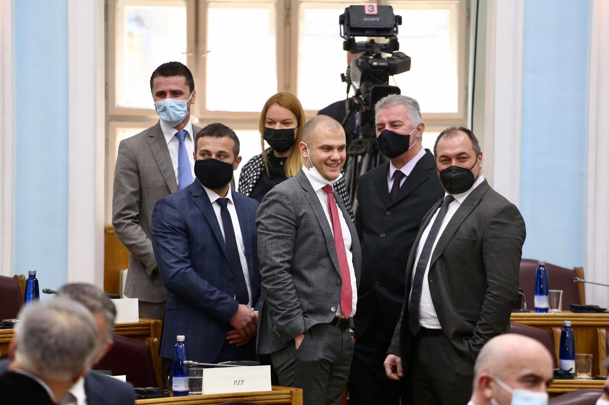 STANDARD SAZNAJE: DF bez bojkota Skupštine, idu na Cetinje