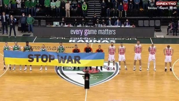 Šokantan potez igrača Zvezde: Nijesu htjeli da nose transparent protiv rata u Ukrajini!