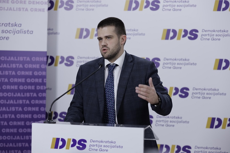 Nikolić: Dezorjentisana saopštenja PES-a kao da piše Abazović