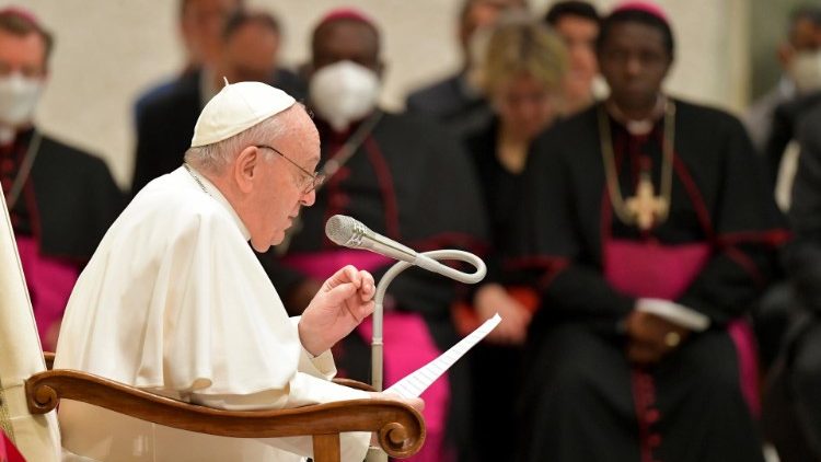 Papa pozvao na mir u svijetu: Molim vas da se ne naviknemo na rat