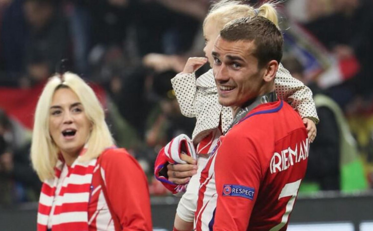 Napadač Atletika dobio treće dijete istog datuma kao i prvo dvoje