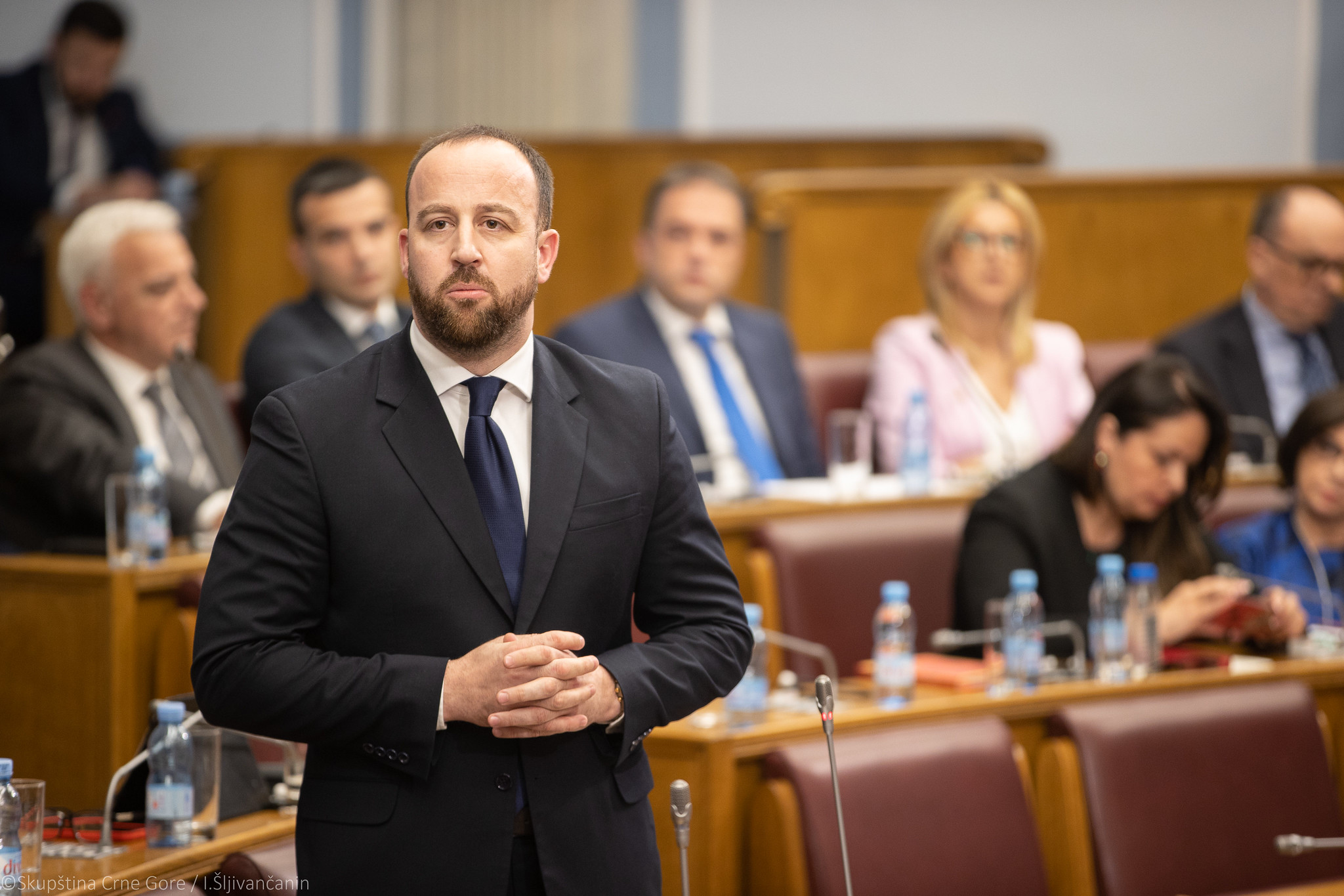 Nikolić: Tekst rezolucije o Jasenovcu nije u Službenom listu jer taj dokument ne postoji