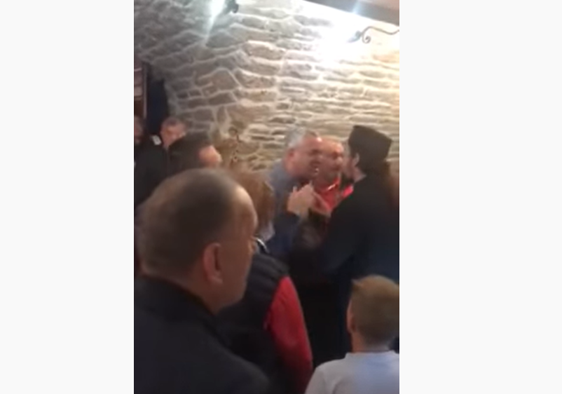 VIDEO: Svađa Carevića i sveštenika SPC-a; &#8220;Vi nas ćerate đe ne treba&#8221;