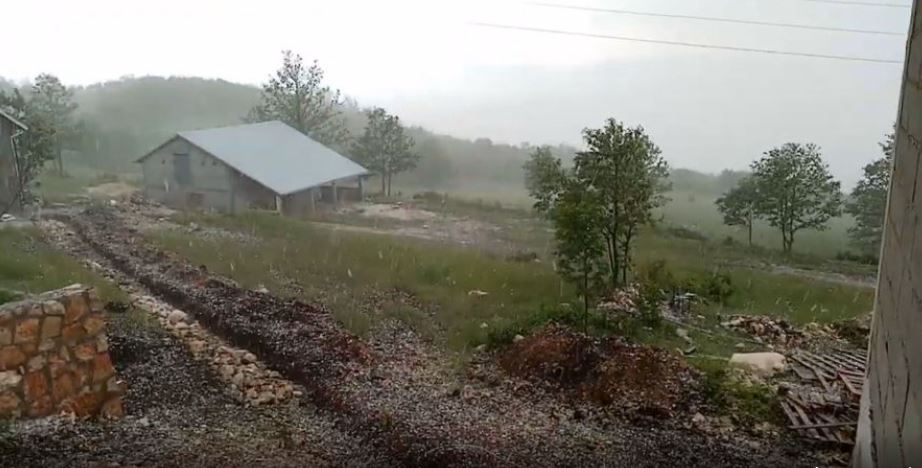 Posljedice nevremena u Nikšiću: Poljoprivrednici se nadaju da će im država pomoći