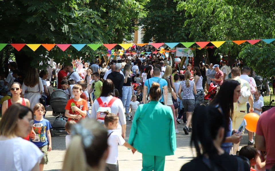Porodica Fest okupio veliki broj roditelja
