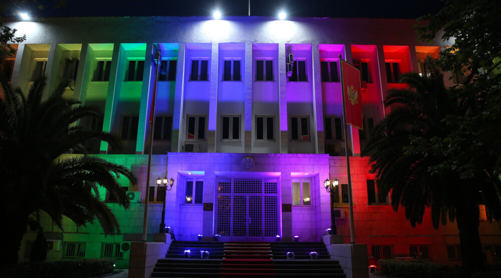 Zgrada Predsjednika Crne Gore u duginim bojama
